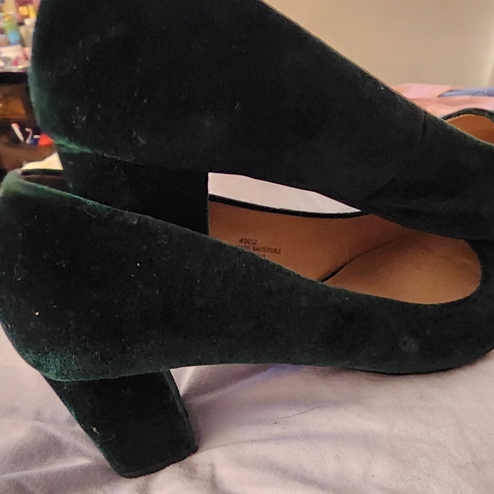 Shoes - Picture 4 of 4